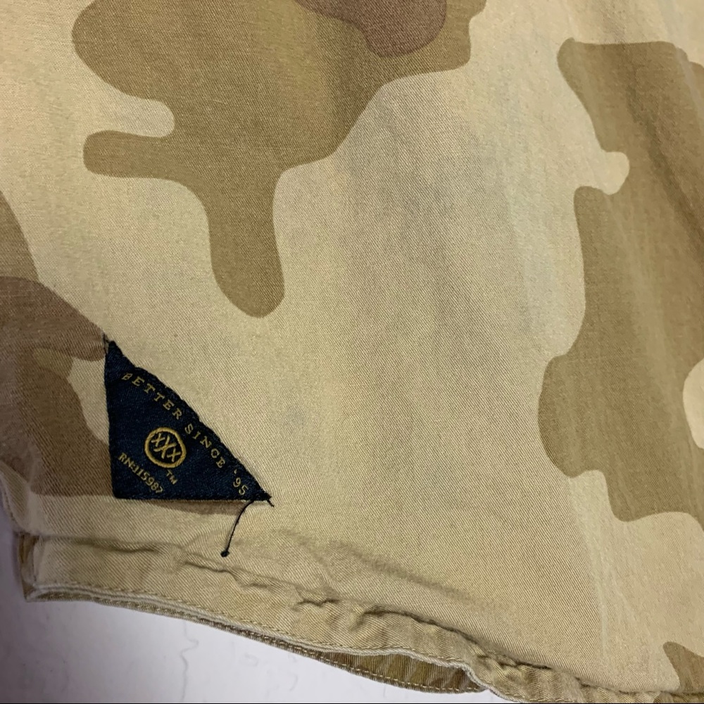 10.Deep Brown Camo Button-Down Vest Shirt - Picture 4 of 7